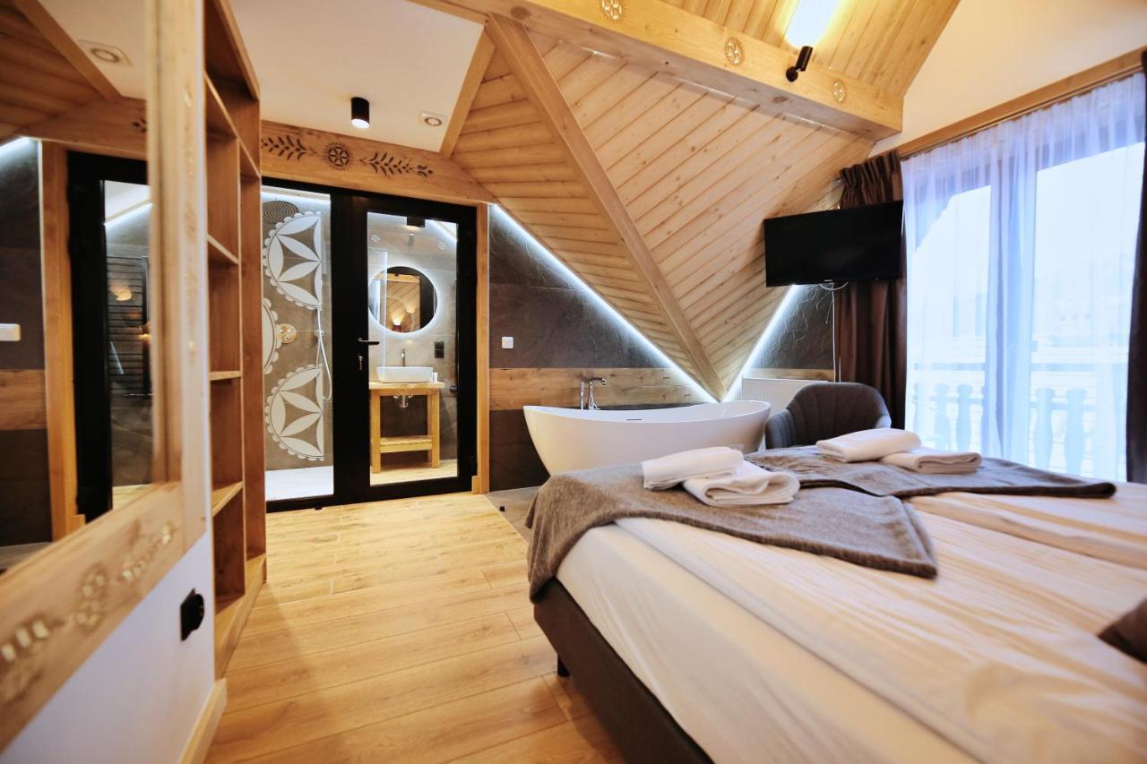 Deluxe Double Room Bath